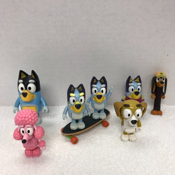 Bluey and friends lot of 7‎ with skateboard - Picture 1 of 4